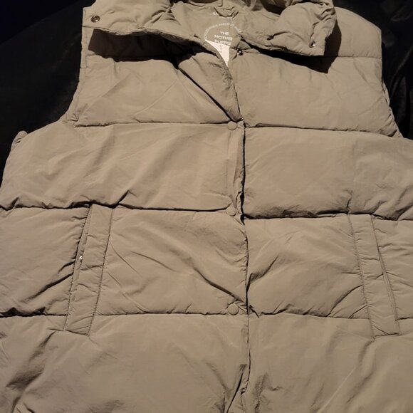 NWT Cotton On Mother Puffer Vest 2.0 - L/XL - dusty khaki/olive - Picture 3 of 5